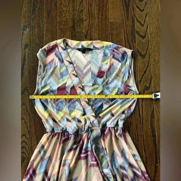 bcbgmaxazria Women’s M Geometric Sleeveless Deep V-Neck Flowy Dress - EUC!! - Picture 12 of 12